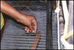 Looms of Pathamadai. Click for a bigger image